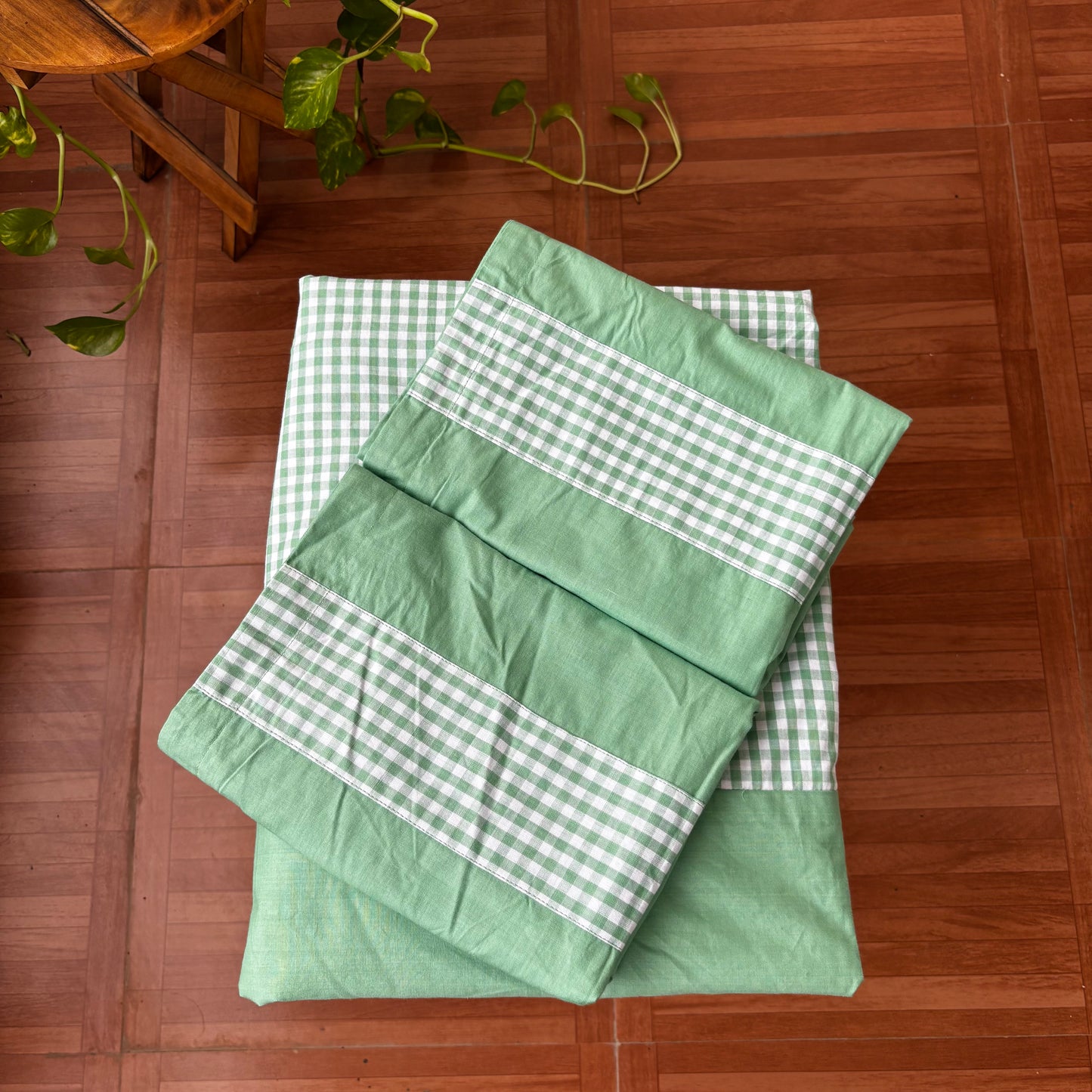 Vana (वन) – Classic Border Weave
