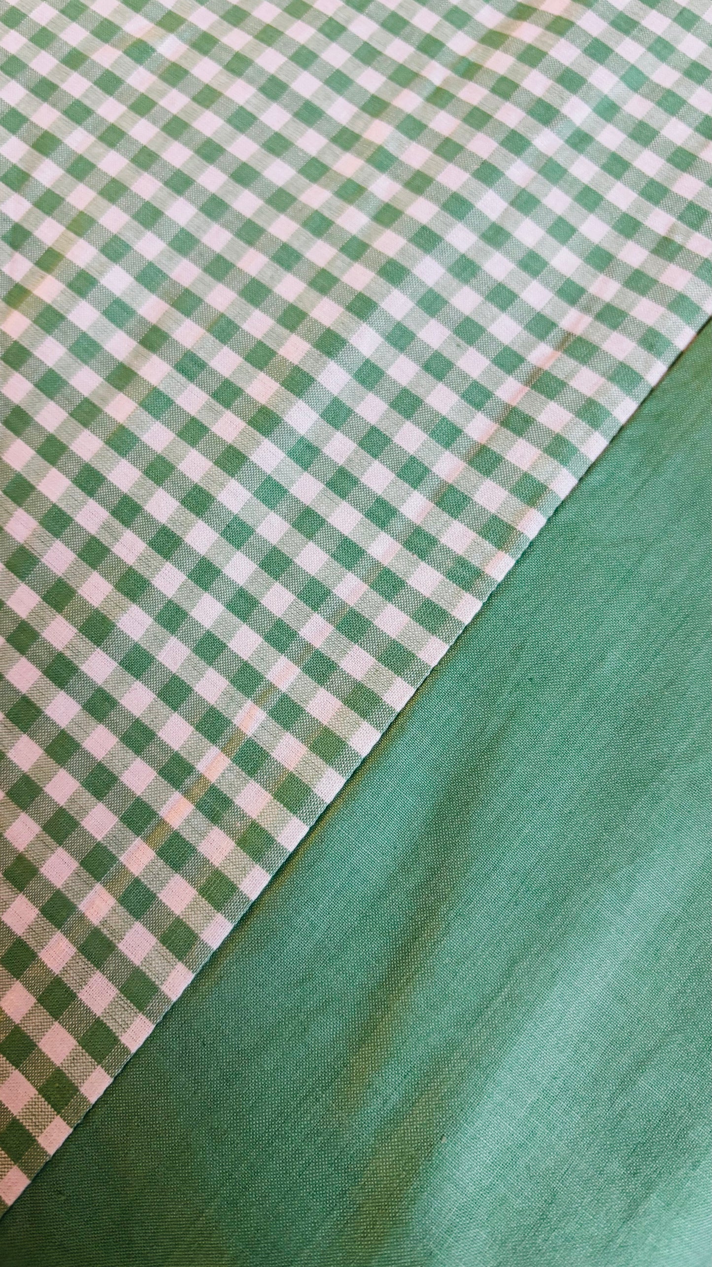 Vana (वन) – Classic Border Weave