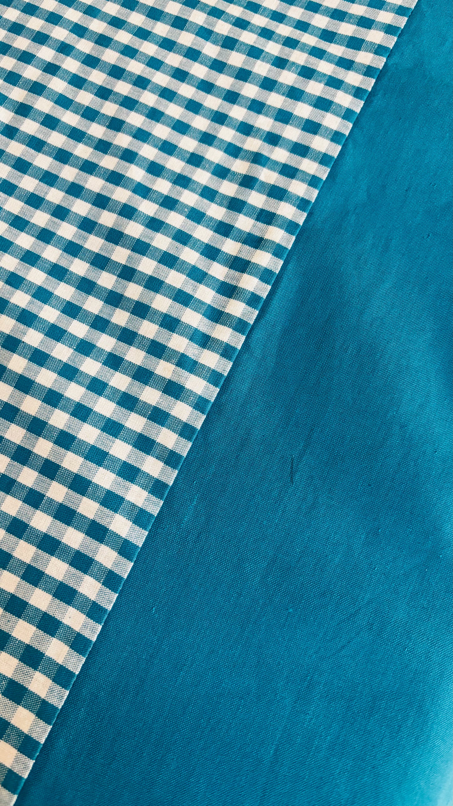 Neer (नीर) – Classic Border Weave