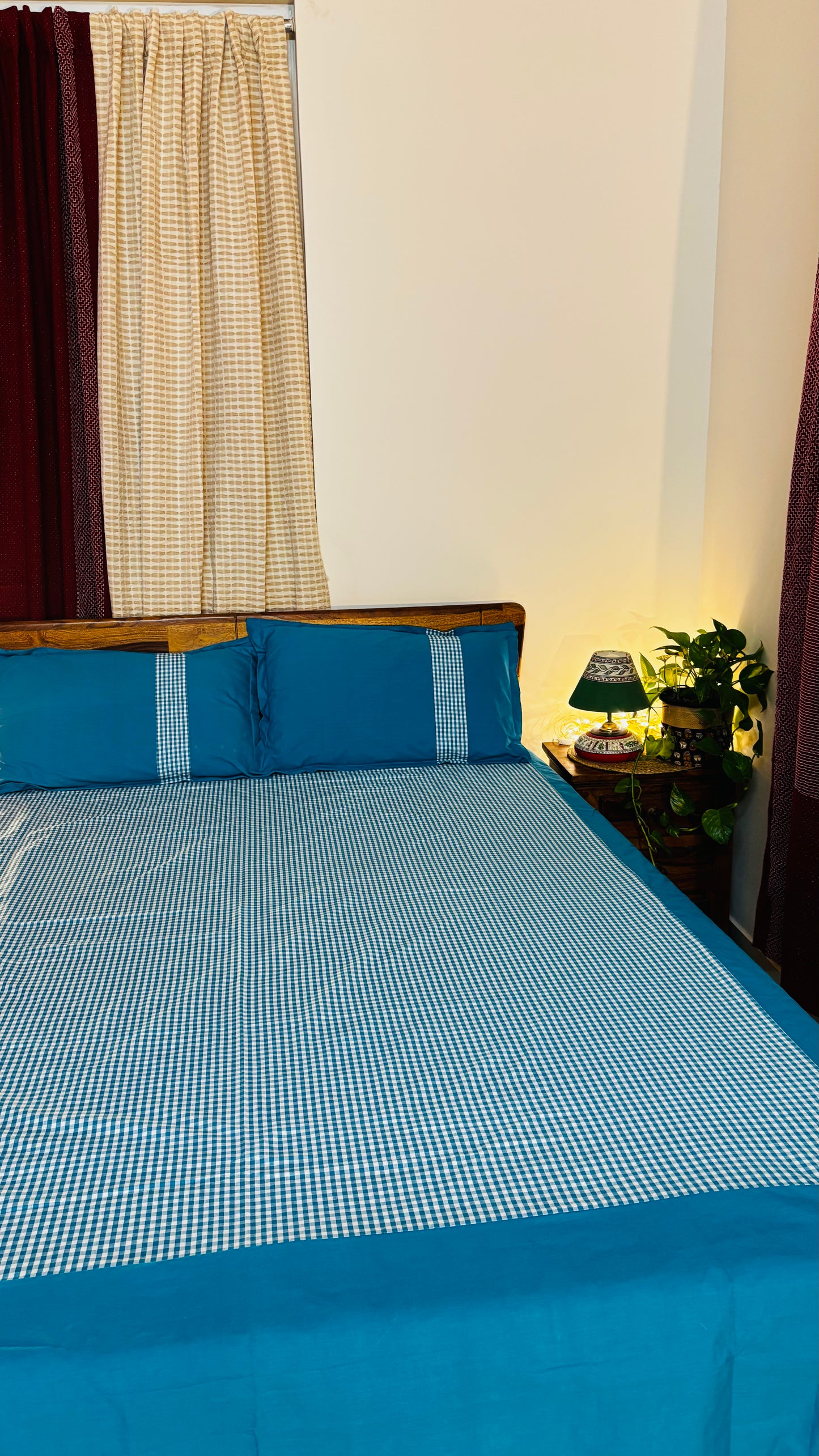 Neer (नीर) – Classic Border Weave